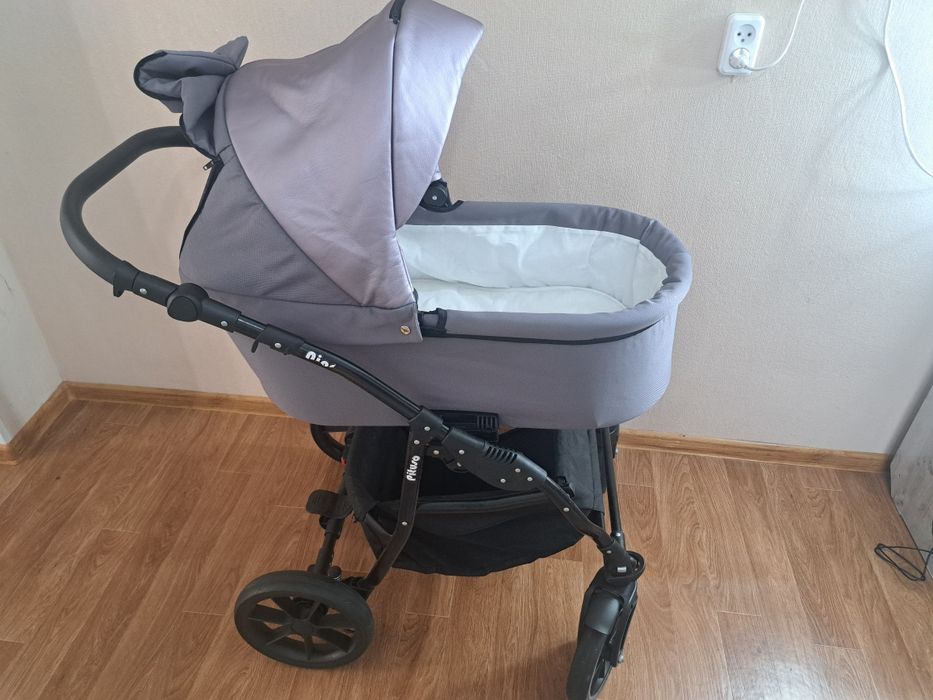 Продам детскую коляску 2 в 1