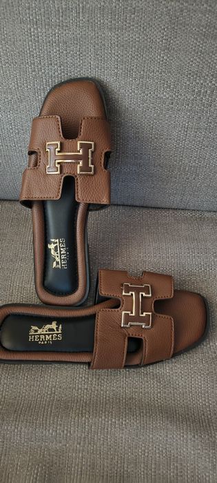 Papuci marca  Hermes
