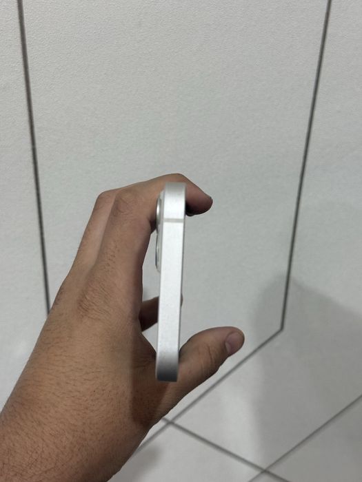 Продам iPhone 13