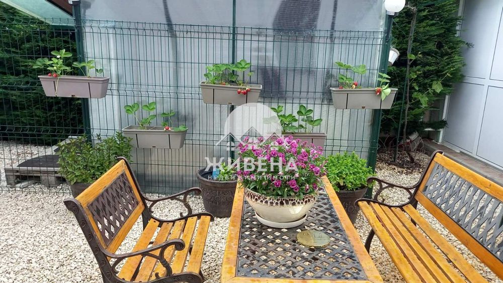 Едноетажна обзаведена къща с басейн, с.Соколово