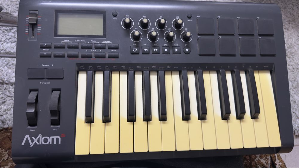 M-audio AXIOM air 25