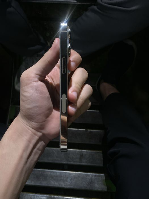 Iphone 13 pro gold