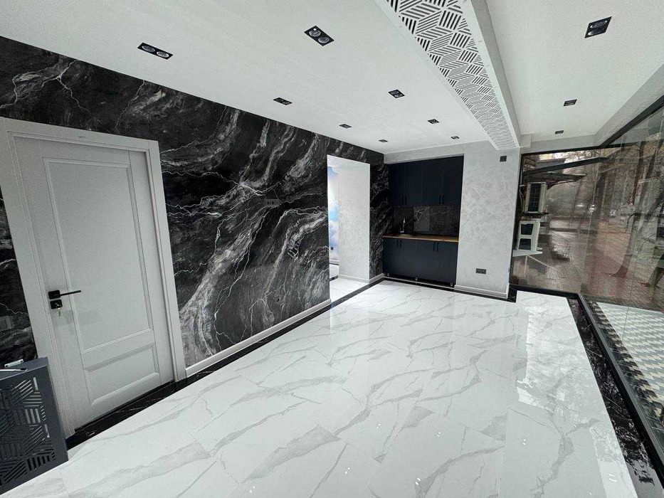 Коммерция на 1-й линии | ЦУМ | 100 м² | 2 600 $