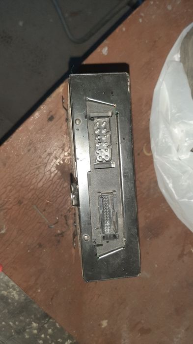 Услитель БМВ Е38