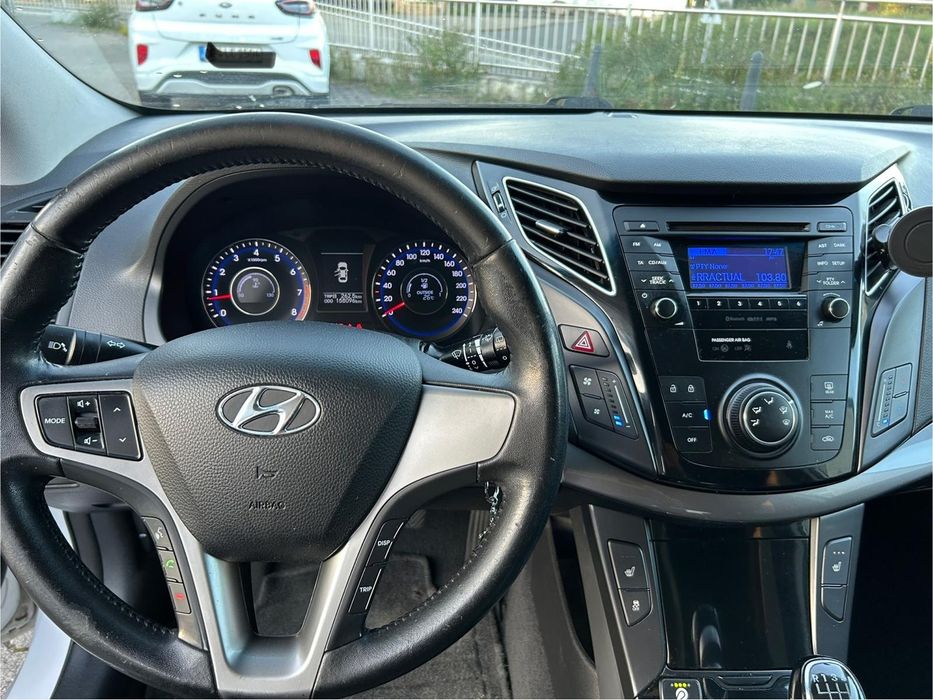 Hyundai i40 1.6 Benzină + GPL (din fabrică) – 2012 – 170.000 km reali