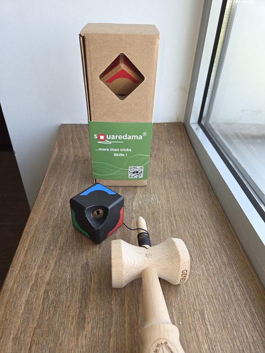 NOU!!!Vând kendama cubică(Squaredama)
