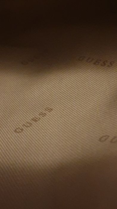 Уригинален клъч GUESS от Милано. Луи Вютон нова.
