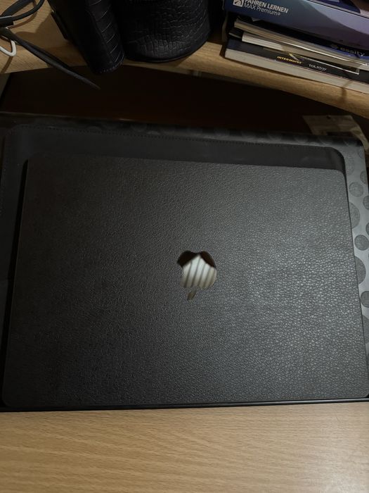 Macbook pro m3 pro 18/512gb ideal holatda. Germany