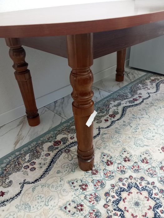 Стол из дерева, цвет темный дуб