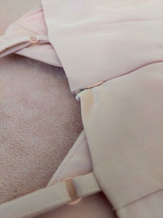 Розова рокля Sinsay