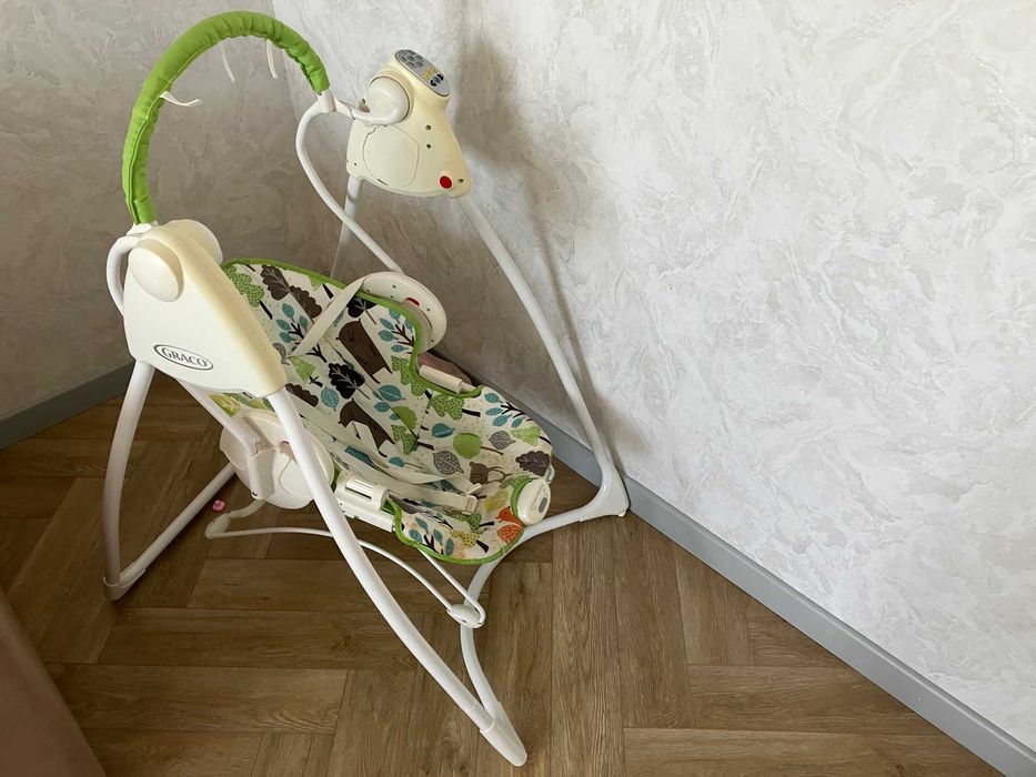 Детская электро качеля Graco