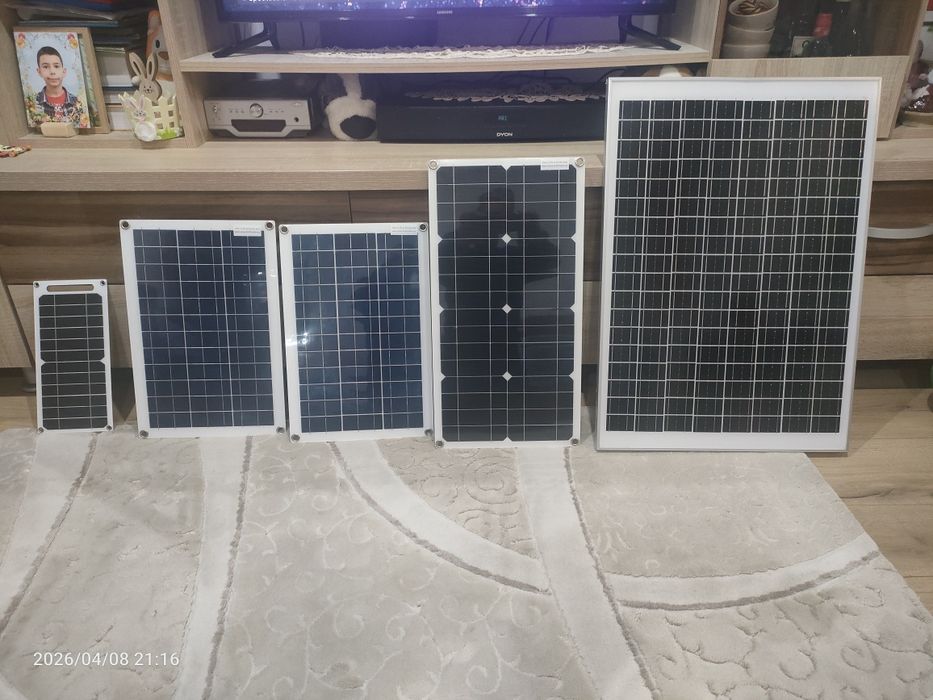 Vînd  fotovoltaice pt camping 10 20 30 50  12 v și 18v  50 w  și 125 W