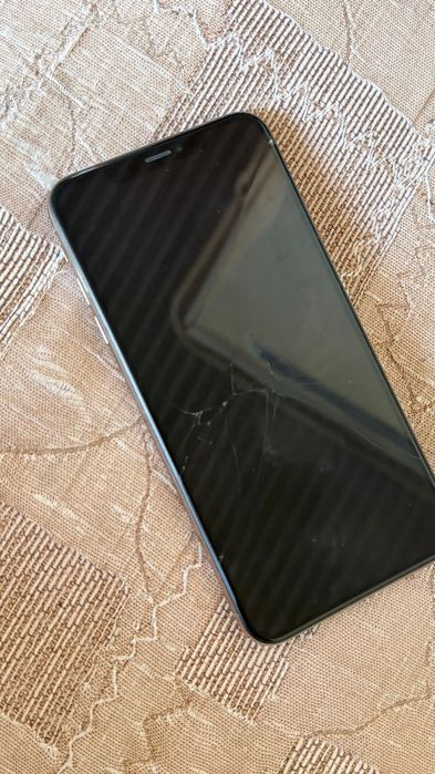 Продам Айфон Xs max фейс трутон работает