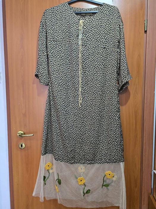 De vânzare rochie lucrata manual