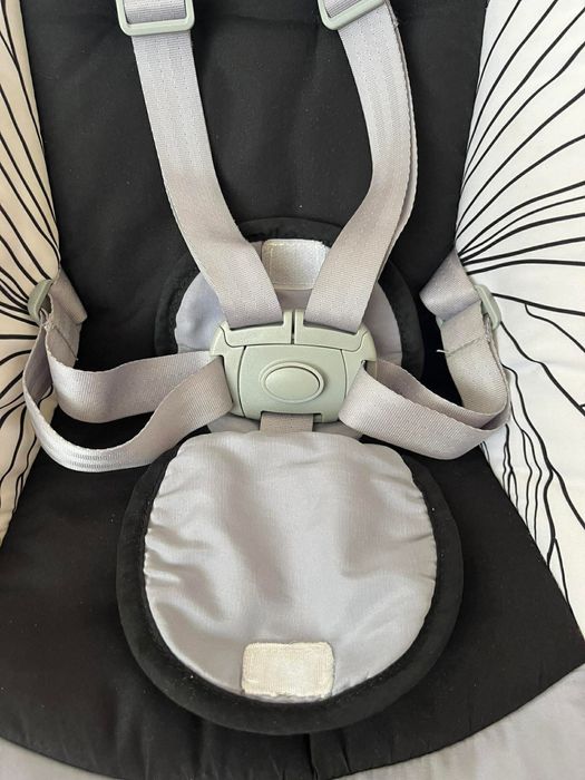 Kinderkraft Lumi Електрическа люлка за бебета