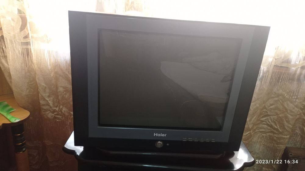 Продам телевизор вместе с подставкой