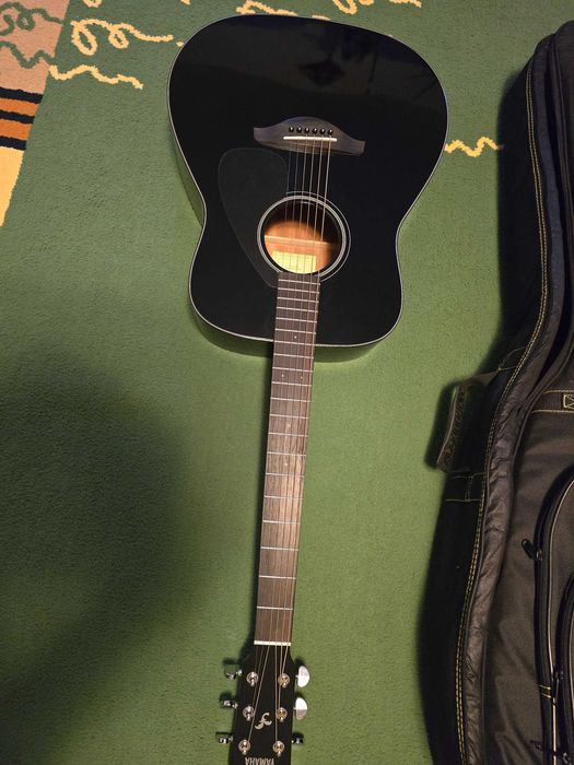 Vand chitara acustica Yamaha FG800