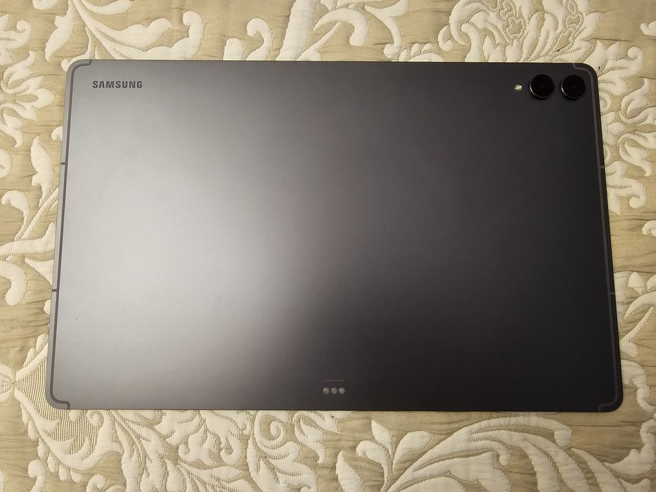 Galaxy Tab S11 Ultra 1TB/16GB WiFi - 1 luna folosita - Cutie + S Pen + 2 huse