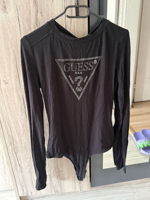 Боди на марката Guess в размер М