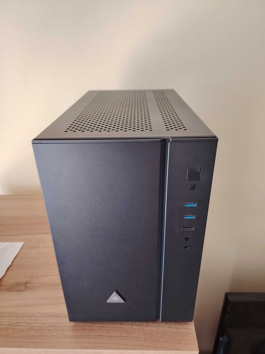 Carcasa PC calculator, mATX MONTECH Sky One Mini.