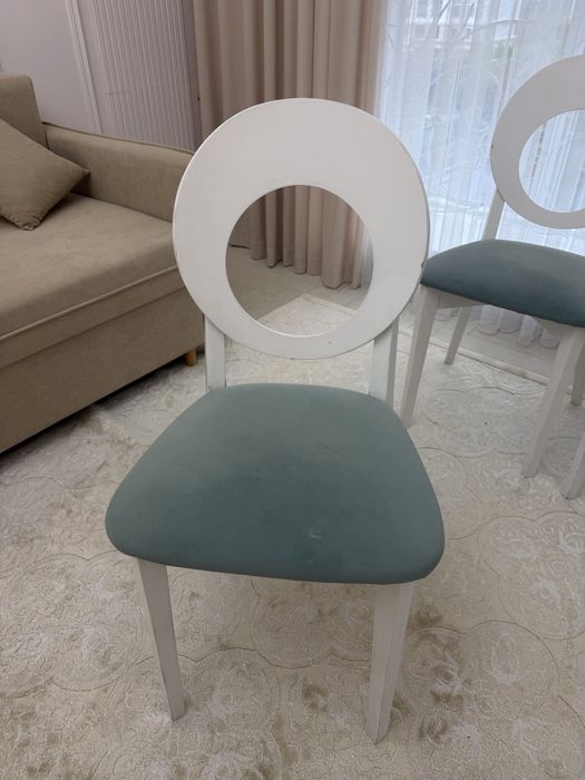 Продам стол и стулья