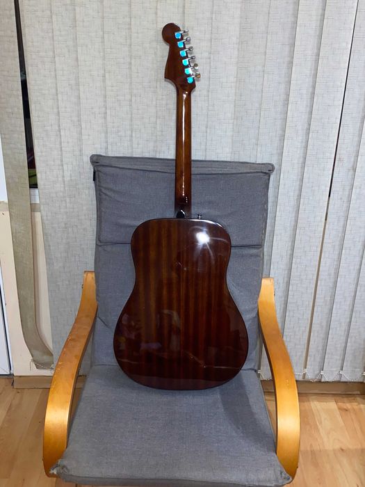 Нова акустична китара Fender California Redondo