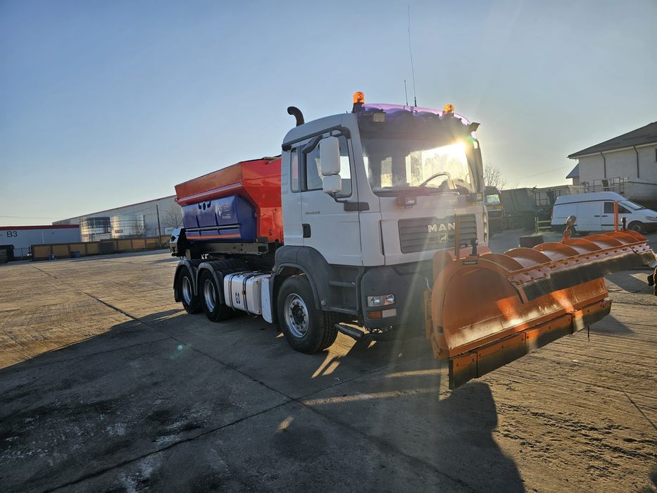 Cap tractor echipat sararita dezapezire