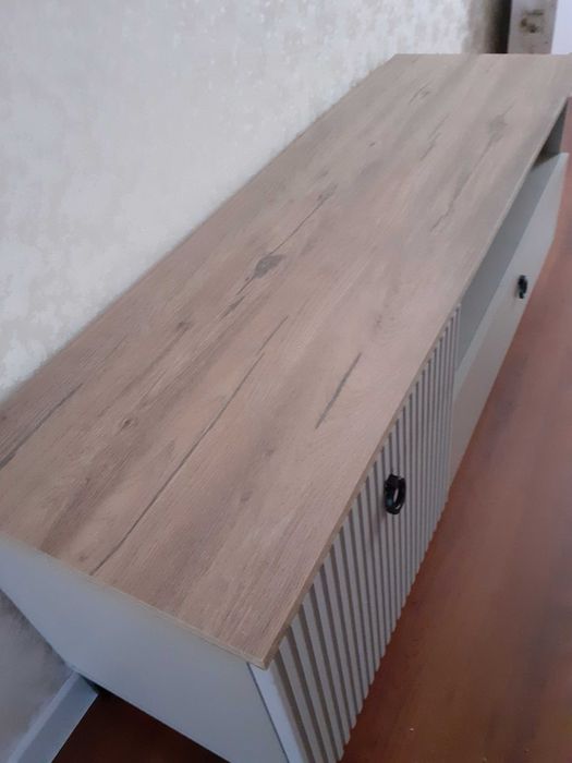 Продам тумбу под телевизор