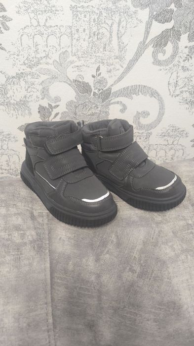 Отличная обувь на мальчика. 31 размер.