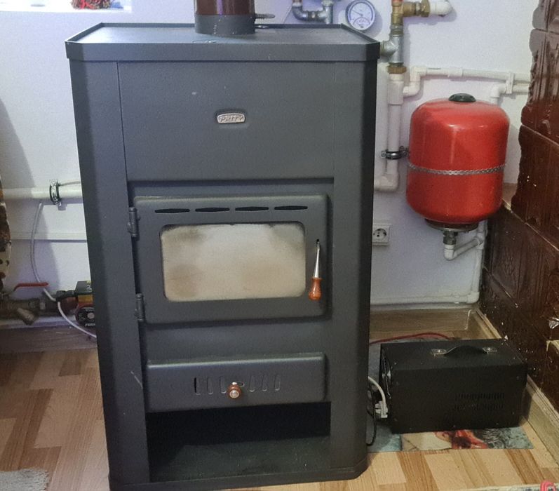 Vând Termosemineu Prity cu UPS, pompă circulare și vas de expansiune
