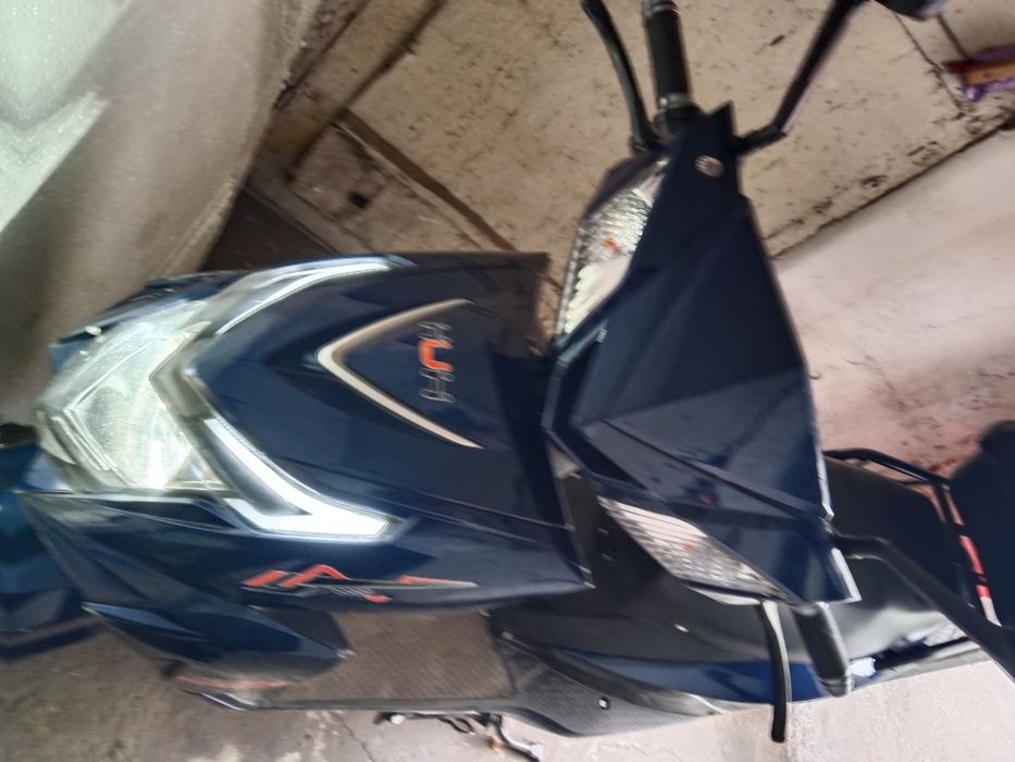 Продам электро скутер Новый.