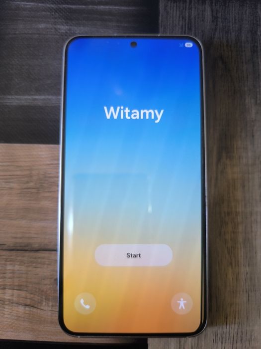 Телефон Samsung S 25 Перфектен