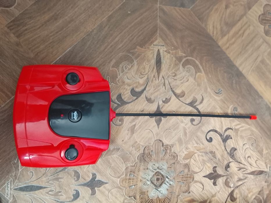 Продам машину игрушечную