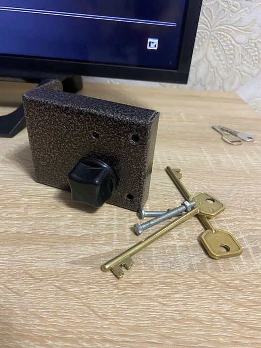 Замок дверной. Для квартиры