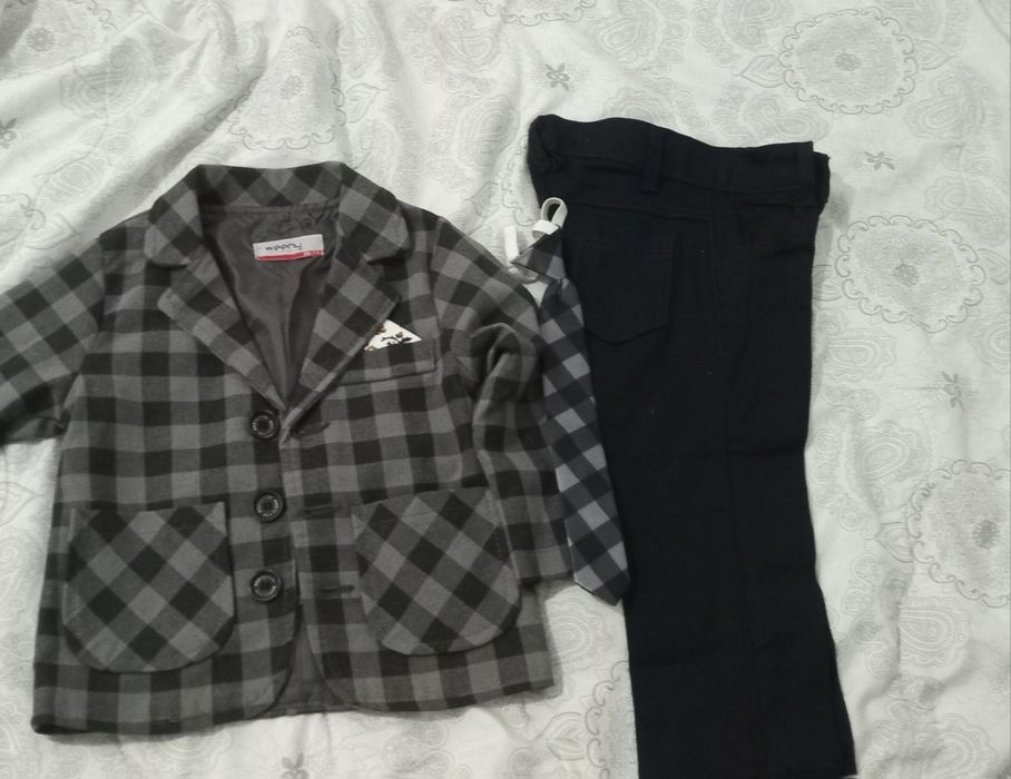 Продам детские  костюм