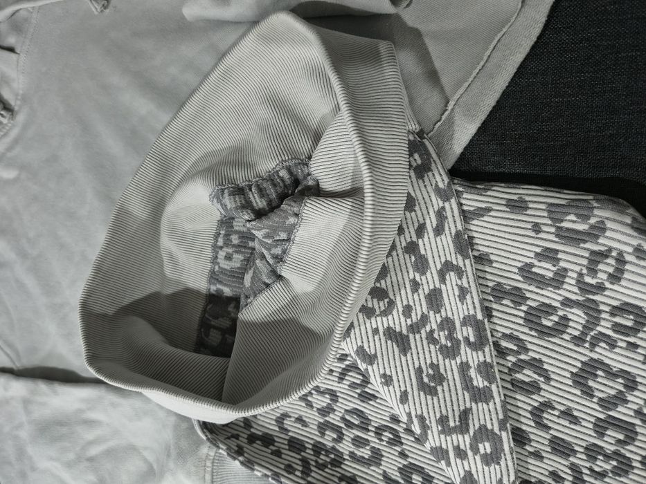 Дамски спортен комплект