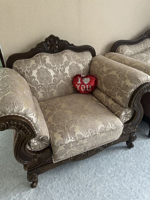 Диваны и кресло в отличном состояний продам