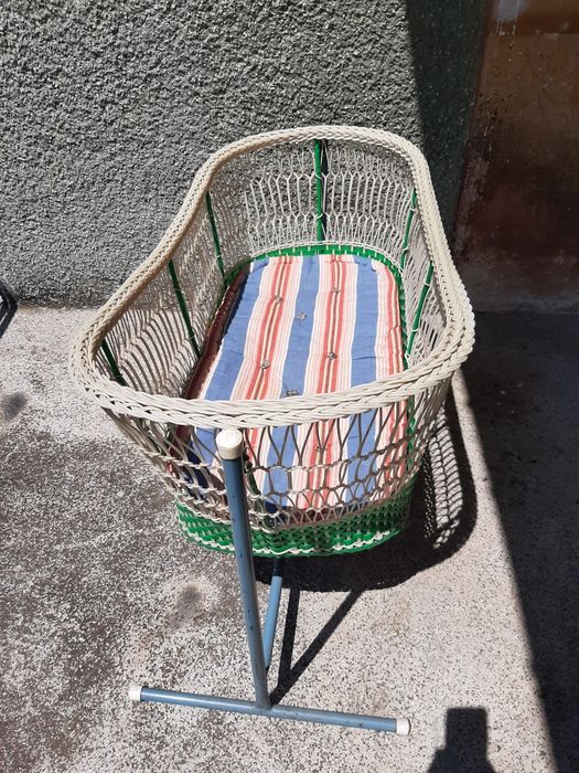 Винтидж детско креватче - люлка