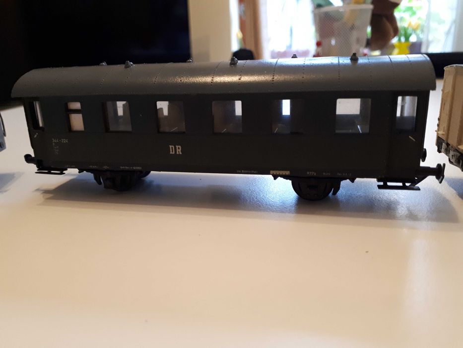 Locomotivă cu 3 vagoane, trenulet electric, ecart 16.5 mm