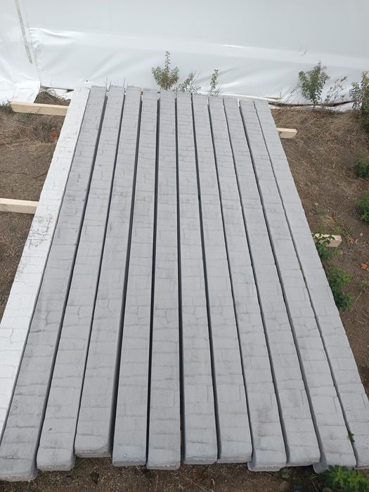 Producător de garduri din beton și travertin în mai multe nuanțe