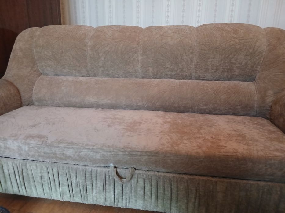 Диван и 2 кресла. Б/у. Состояние нормальное. Алматы.