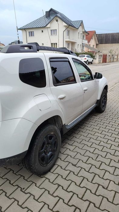 Vând Dacia Duster