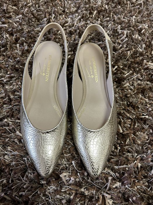 Pantofi aurii de damă