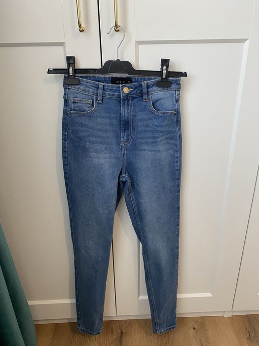 Jeans noi pentru femei