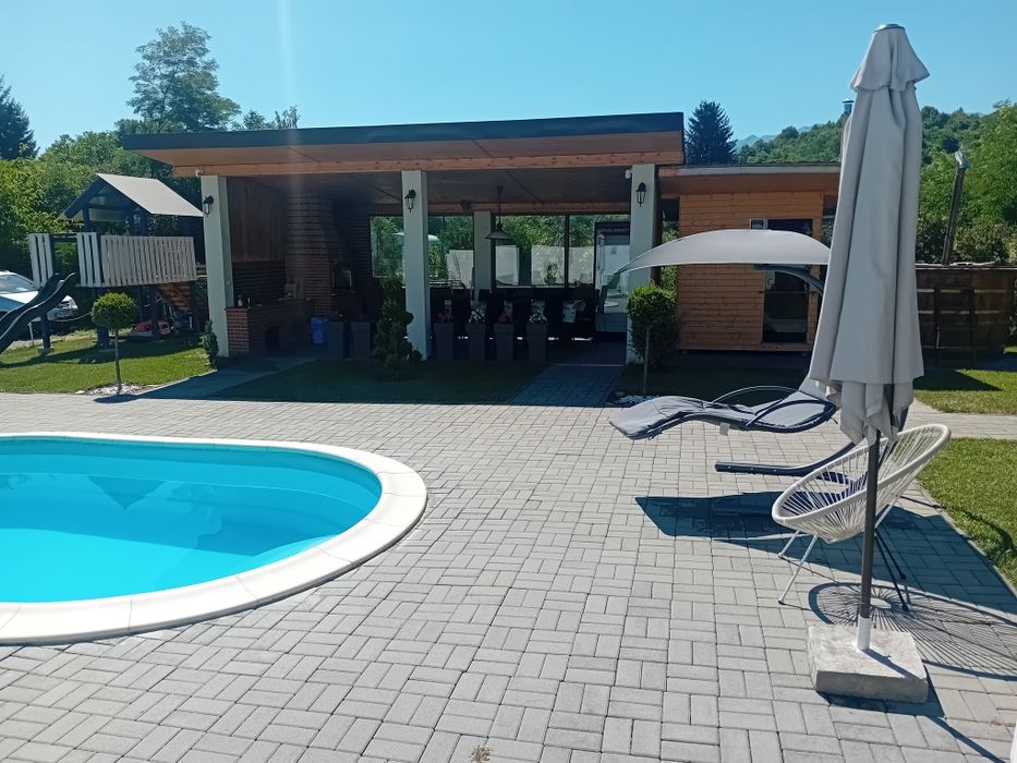 Cabana  fredy   valea avrigului