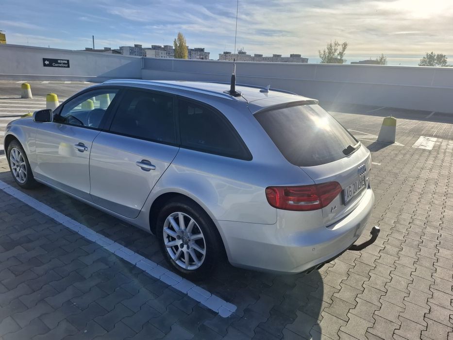 Vând Audi A4 b8 177cp