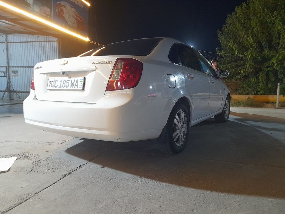 Ласетти 2011.  2 позится