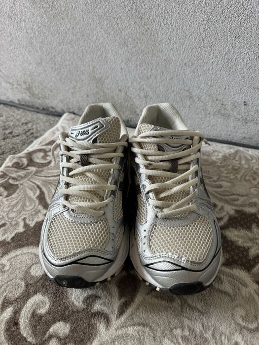 Чисто нови Asics Kayano 14