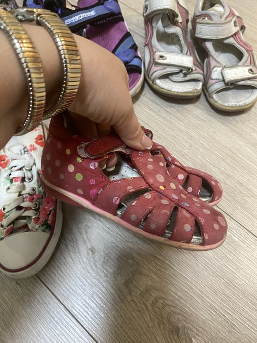 Сандали на девочку 25,29,30