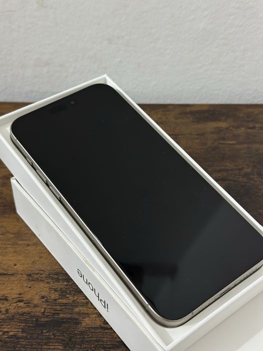 iPhone 15 Pro Max . 256 gb . 100%